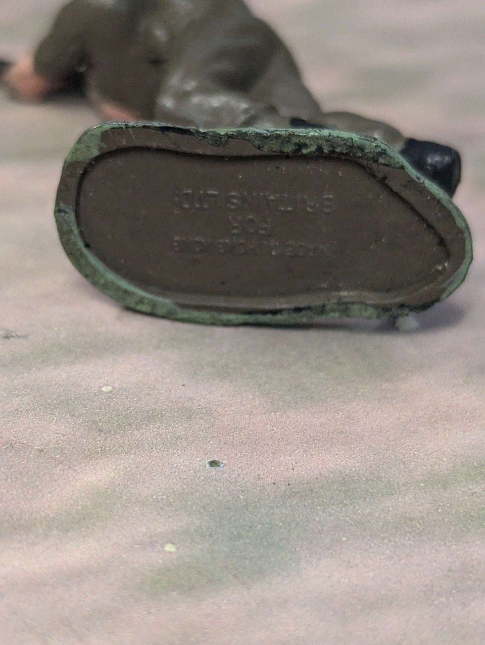 Thumbnail: Britain's Herald H13 British Infantry Helmet Net Figure Running  1953-66