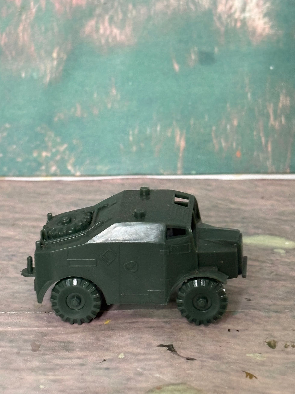 Thumbnail: Airfix Poly Model Field Tractor and Gun   HO/OO scale model.