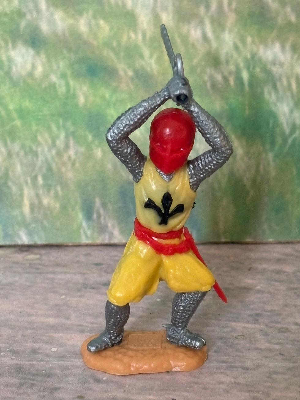 Thumbnail: Timpo Toys Swoppet's  1/32 Plastic Figure Individual Yellow Shield Knight