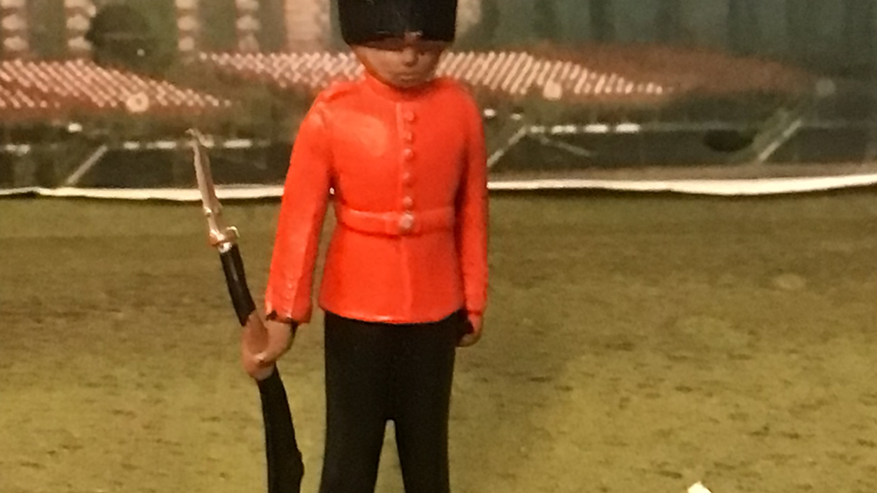 Britains Ltd Herald Series H11 Figures Scots Guard's At Ease