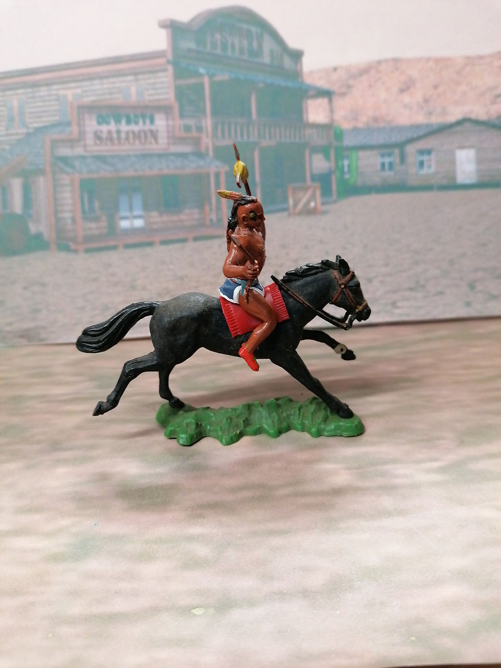 Thumbnail: Herald   H535 Indian Brave Mounted  ​​​​with Axe