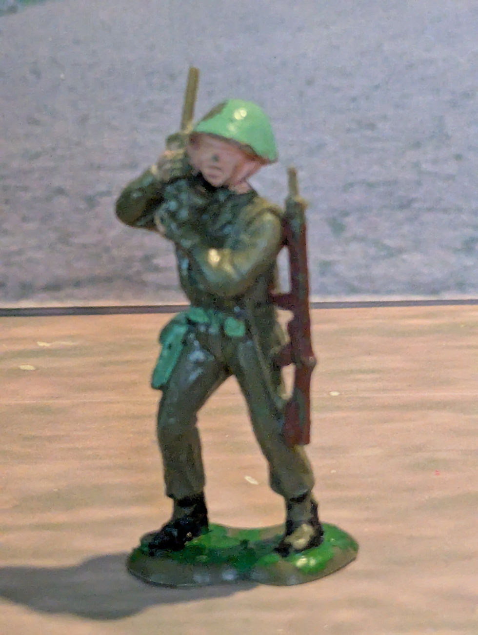 Thumbnail: Crescent 60mm Army men British Infantry Individual Figures