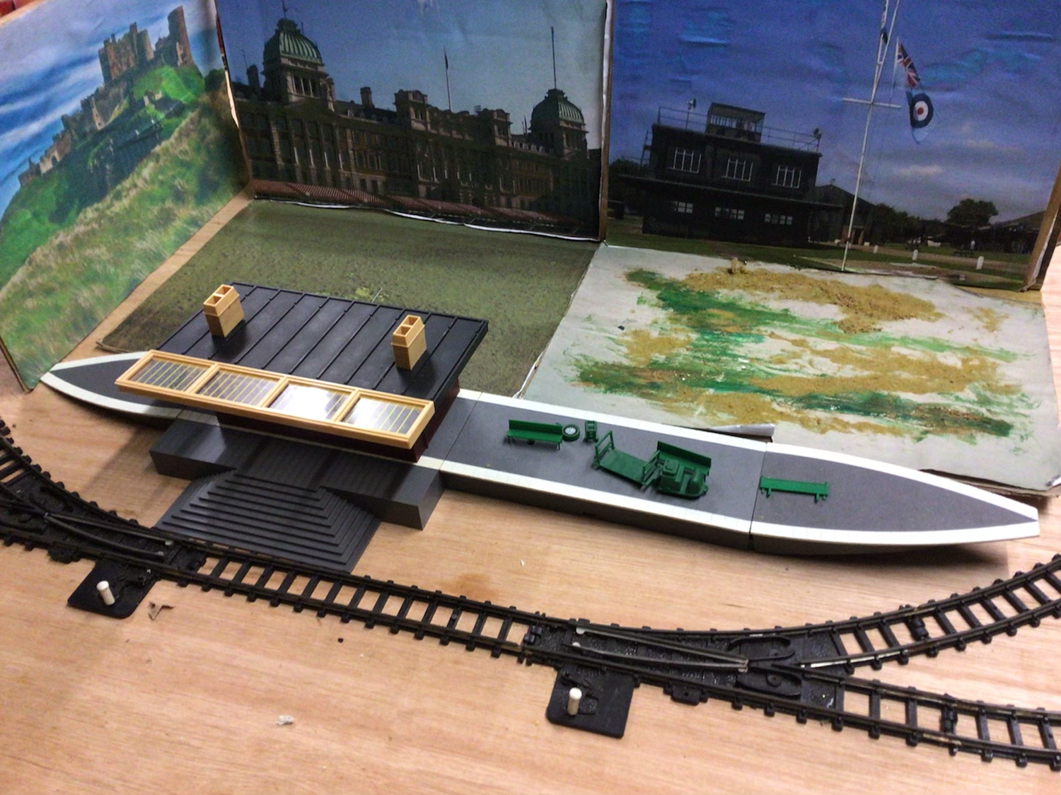 Tri-ang / R.458 Small Modern Station Set / Boxed