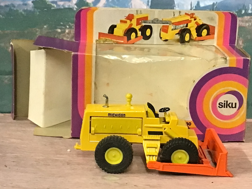 【訳あり】 Vintage Rare Siku Planier Dozer Tractor 180 Michigan 326 ミニカー
