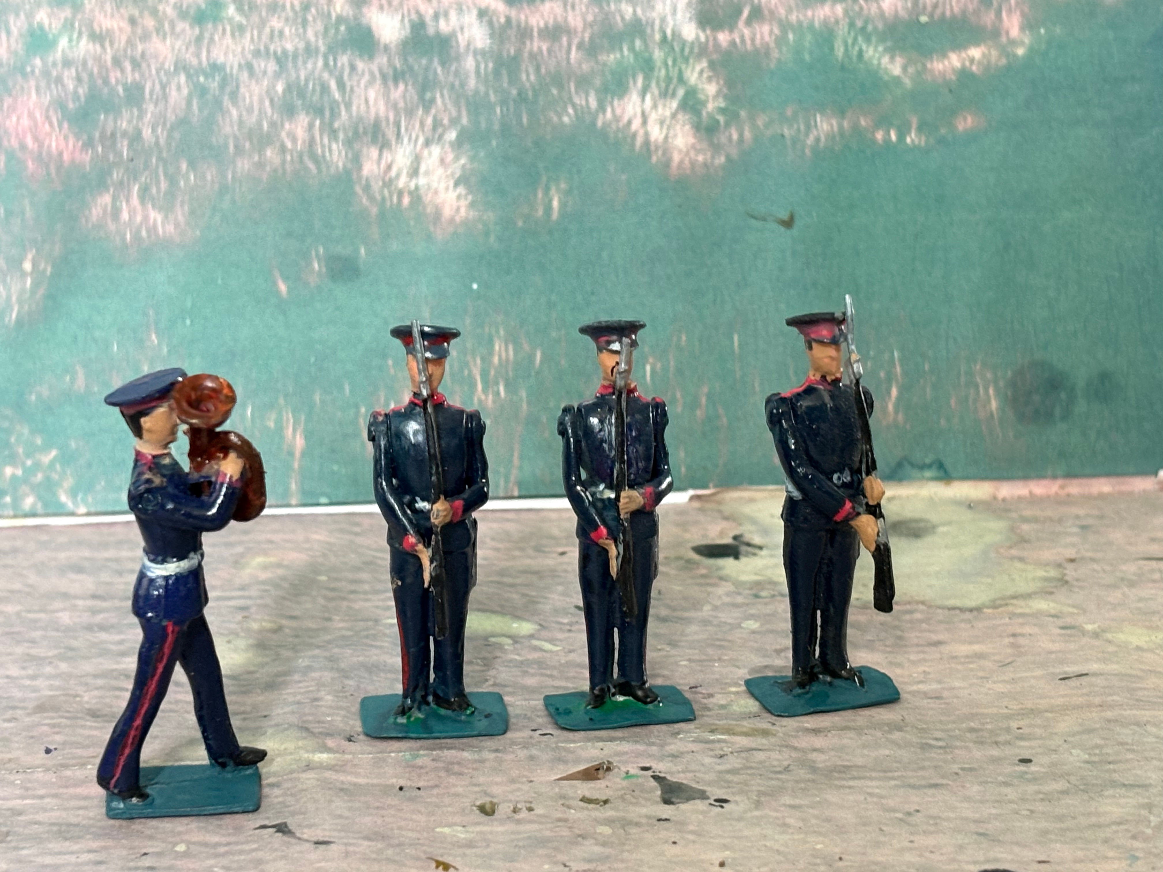 Unknown Metal/Lead Britain's Type Painted 4x  Military Figures 54m
