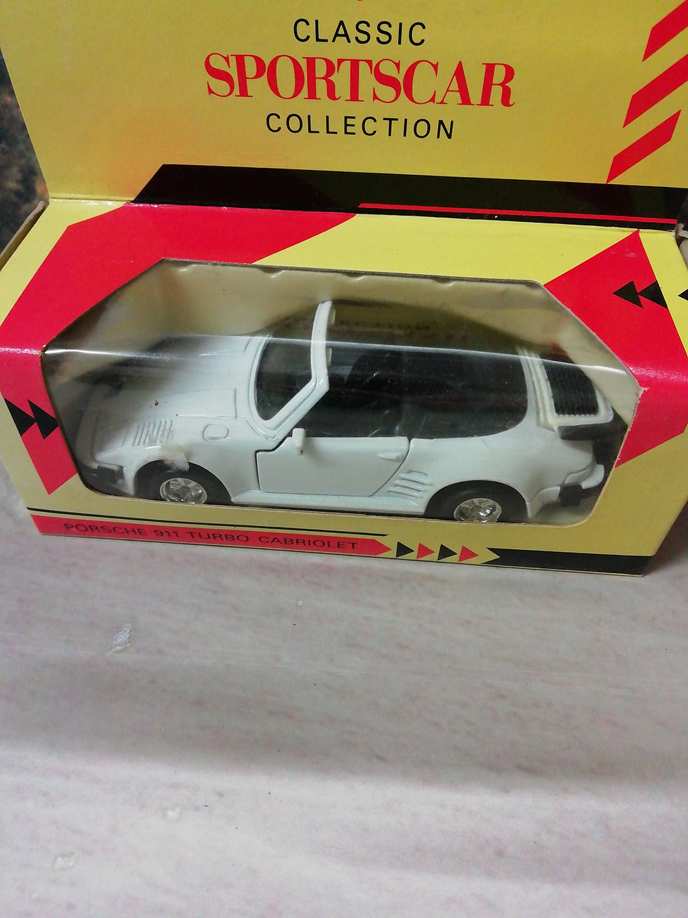 Thumbnail: Maisto Shell Classic Sportscar Collection,Porsche 911 Turbo Cabriolet. 