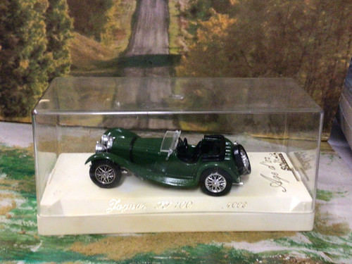 Jaguar E-Type Roadster Italsuisse/Frua (open) 1964 -red 1:43 – Thomas Langejürgen Jaguar E-Type Roadster Italsuisse/Frua (open) 1964 -red 1:43 – Thomas Langejürgen