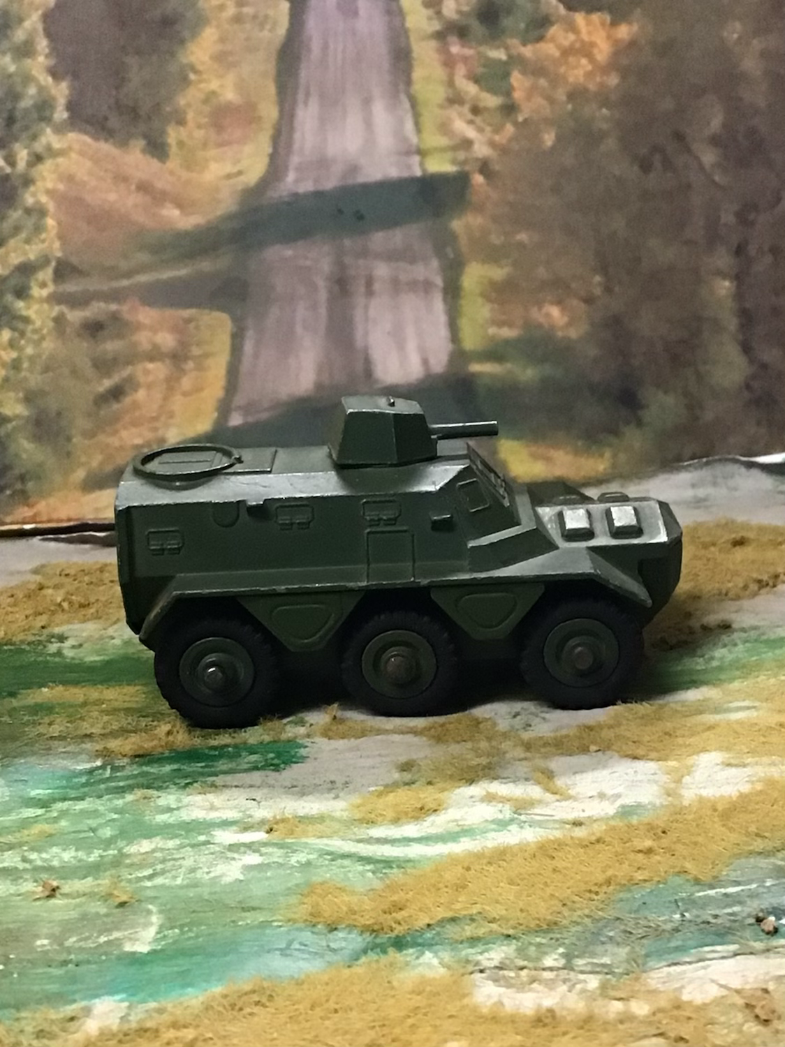 DINKY TOYS ARMOURED PERSONNEL CARRIER. No 676.