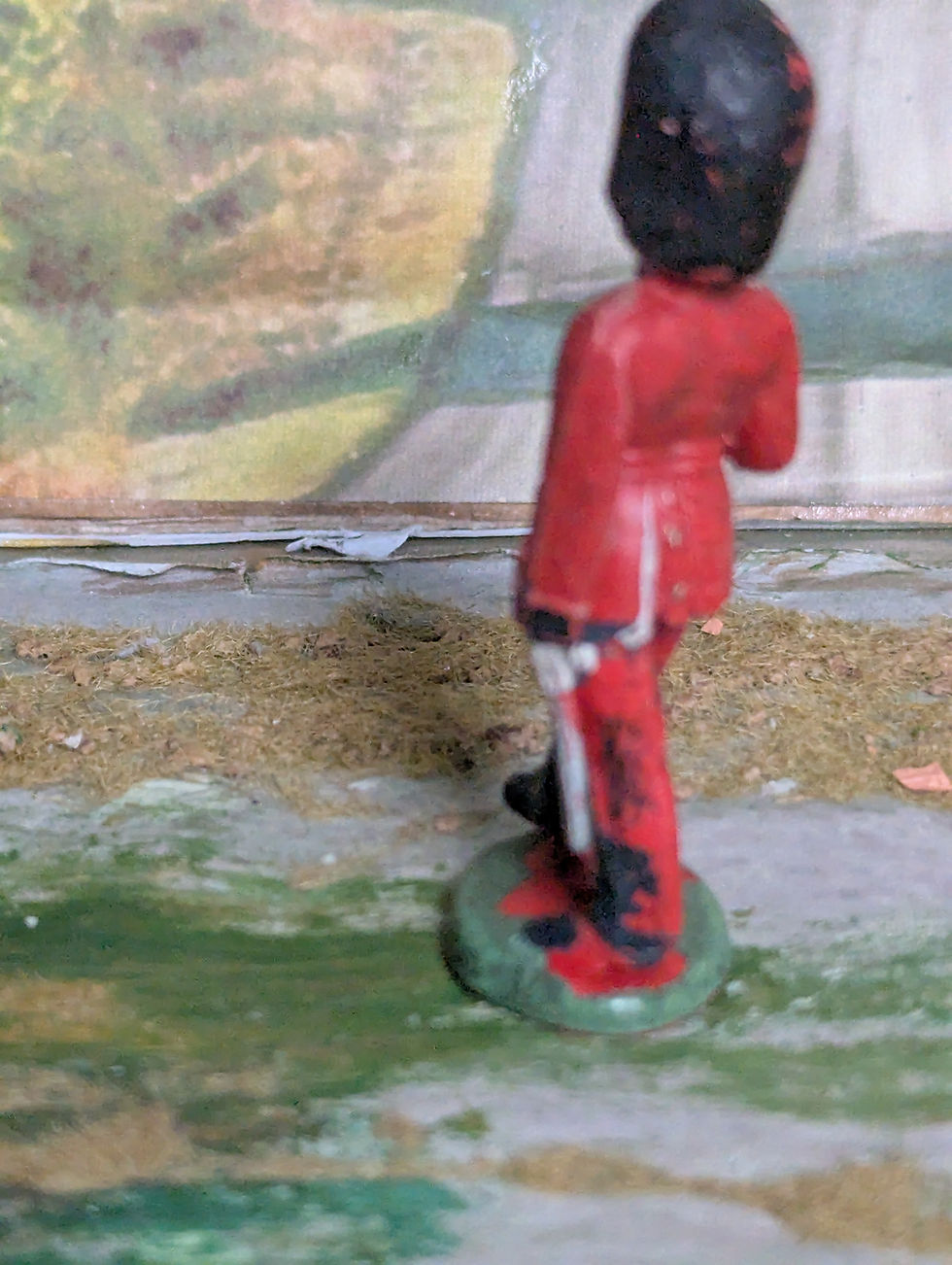 Thumbnail: Herald Series H10 Figures Scots Guard's Officer Marching