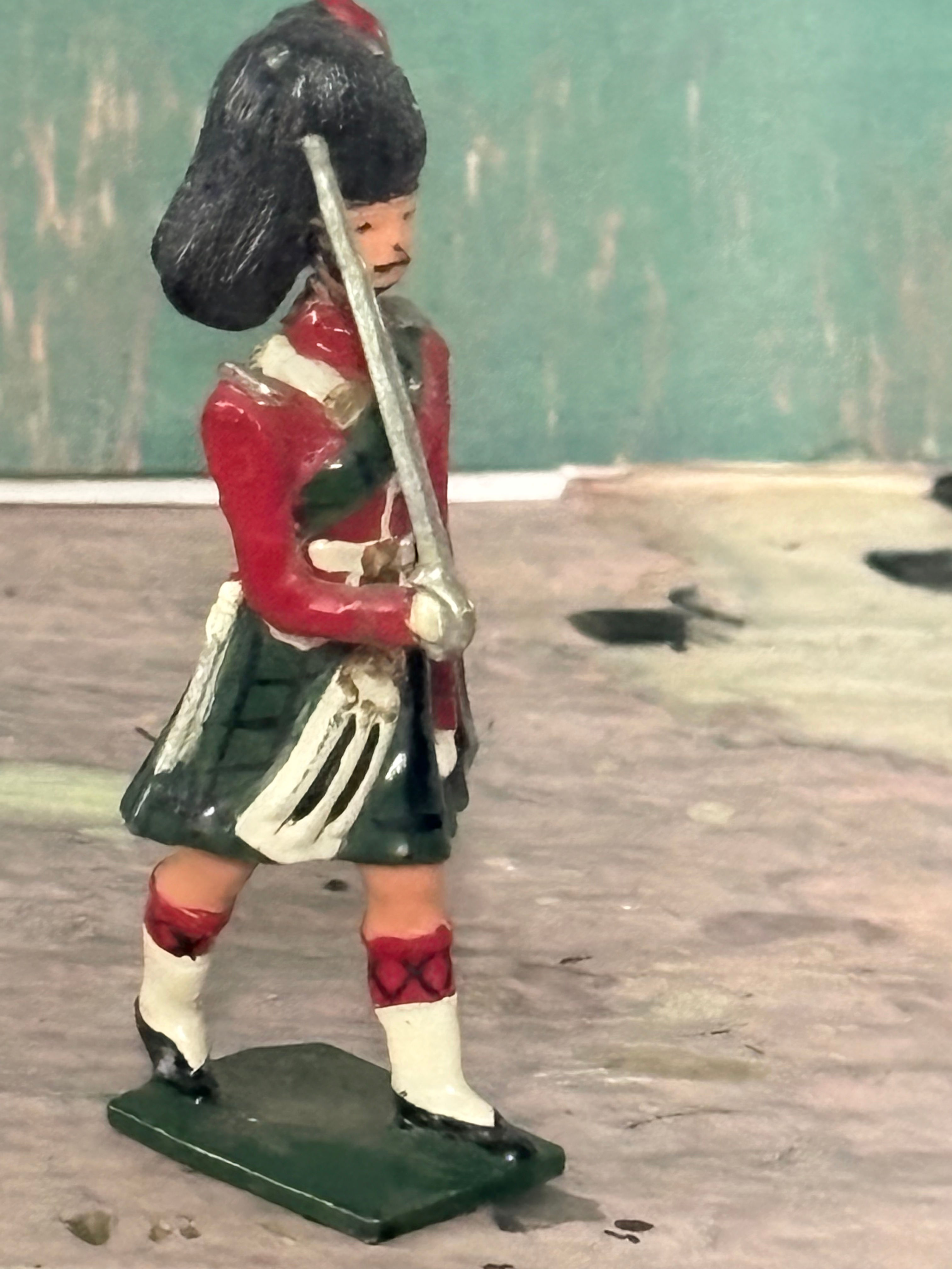 Unknown Metal Traditional  Painted  Highland Officer Figure 65mm tall