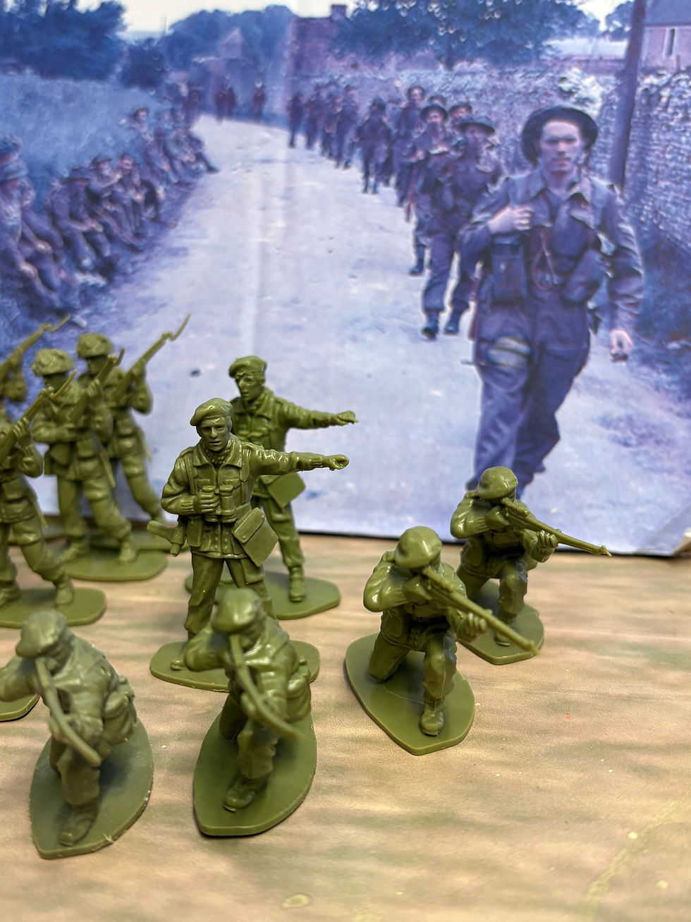 Thumbnail: Airfix British Paratroopers WWII 1/32 Plastic Figures 19