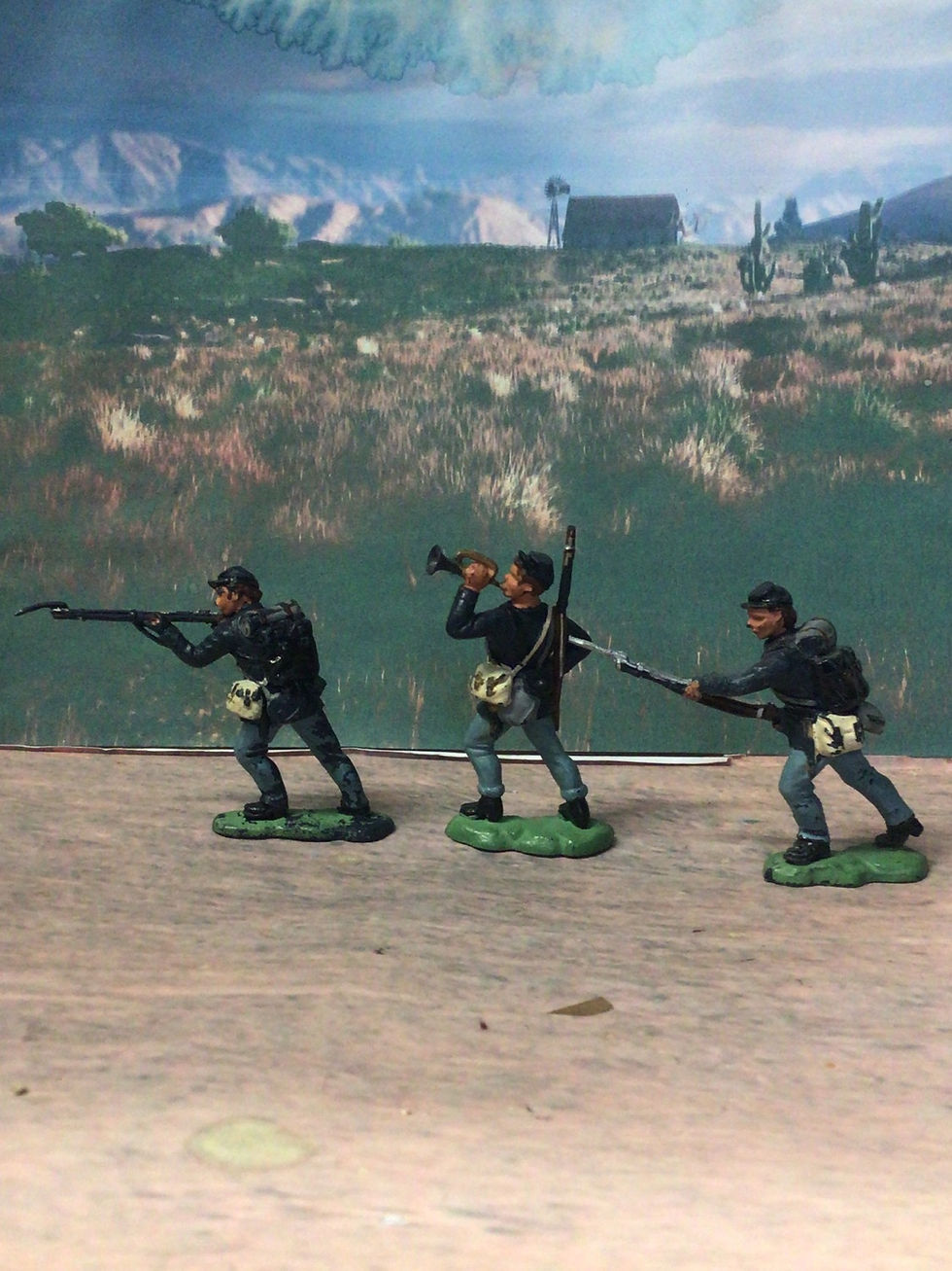 Thumbnail: Vintage Herald x 3 H432/433/434 Union Infantry Figures 54mm