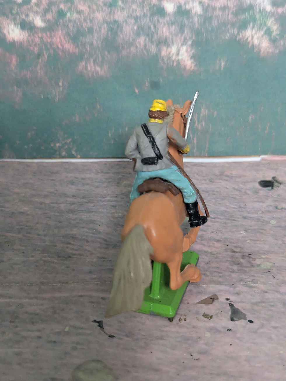 Thumbnail: Britain's Ltd Deetail D623C Confederate Mounted Trooper with Pistol
