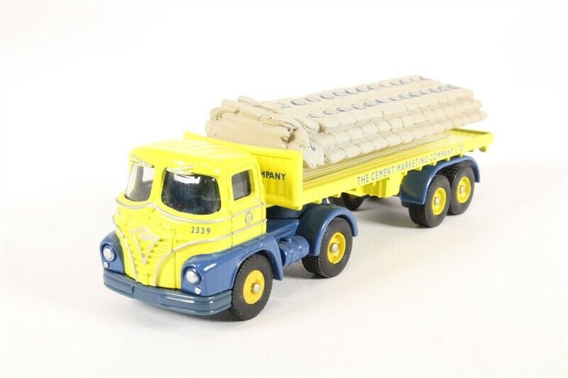 Thumbnail: Lledo Trackside DG15000 Foden S21 with flatbed trailer and cement load Mint
