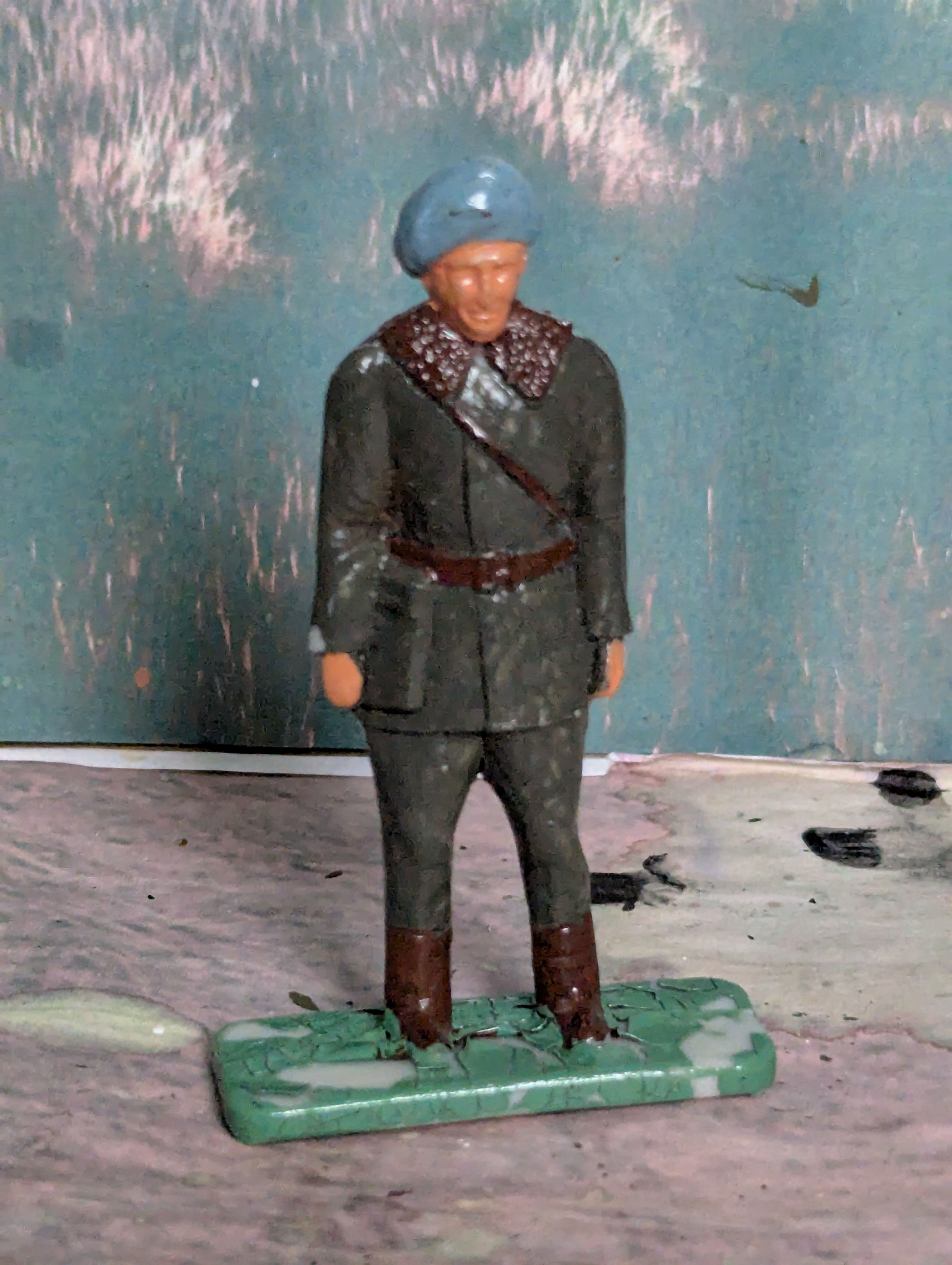 Starlux/Other 80mm Tall Hard Plastic Russian Officer
