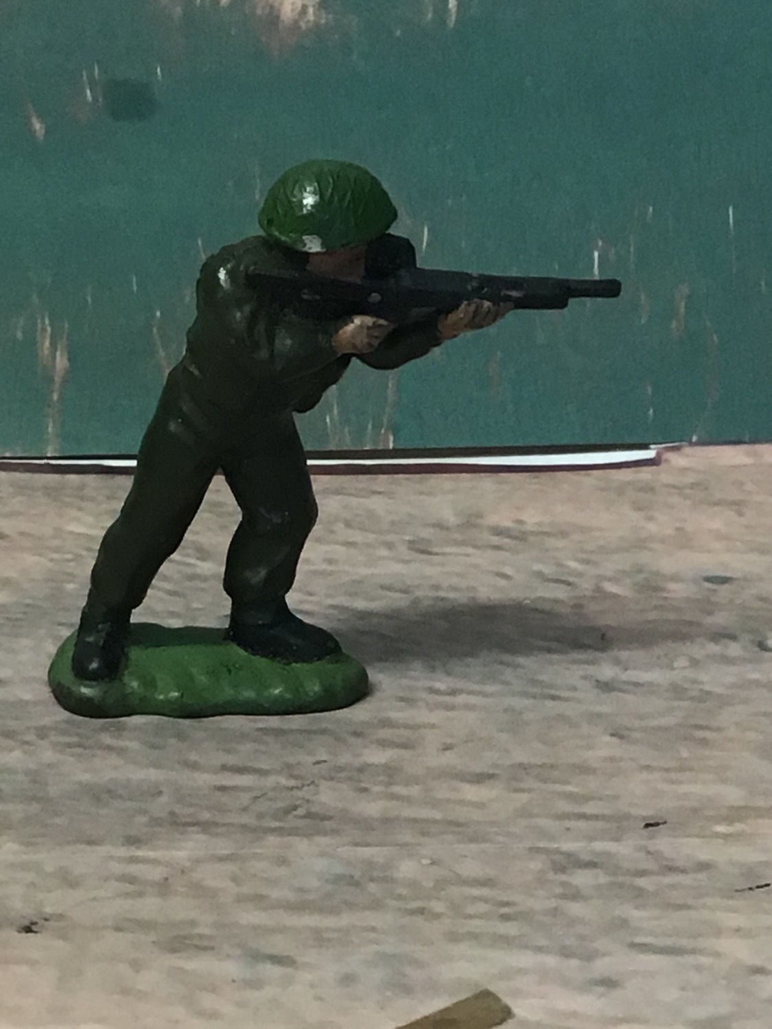 Britain's Herald Ltd. H15 British Infantry 54mm Figure Rifleman