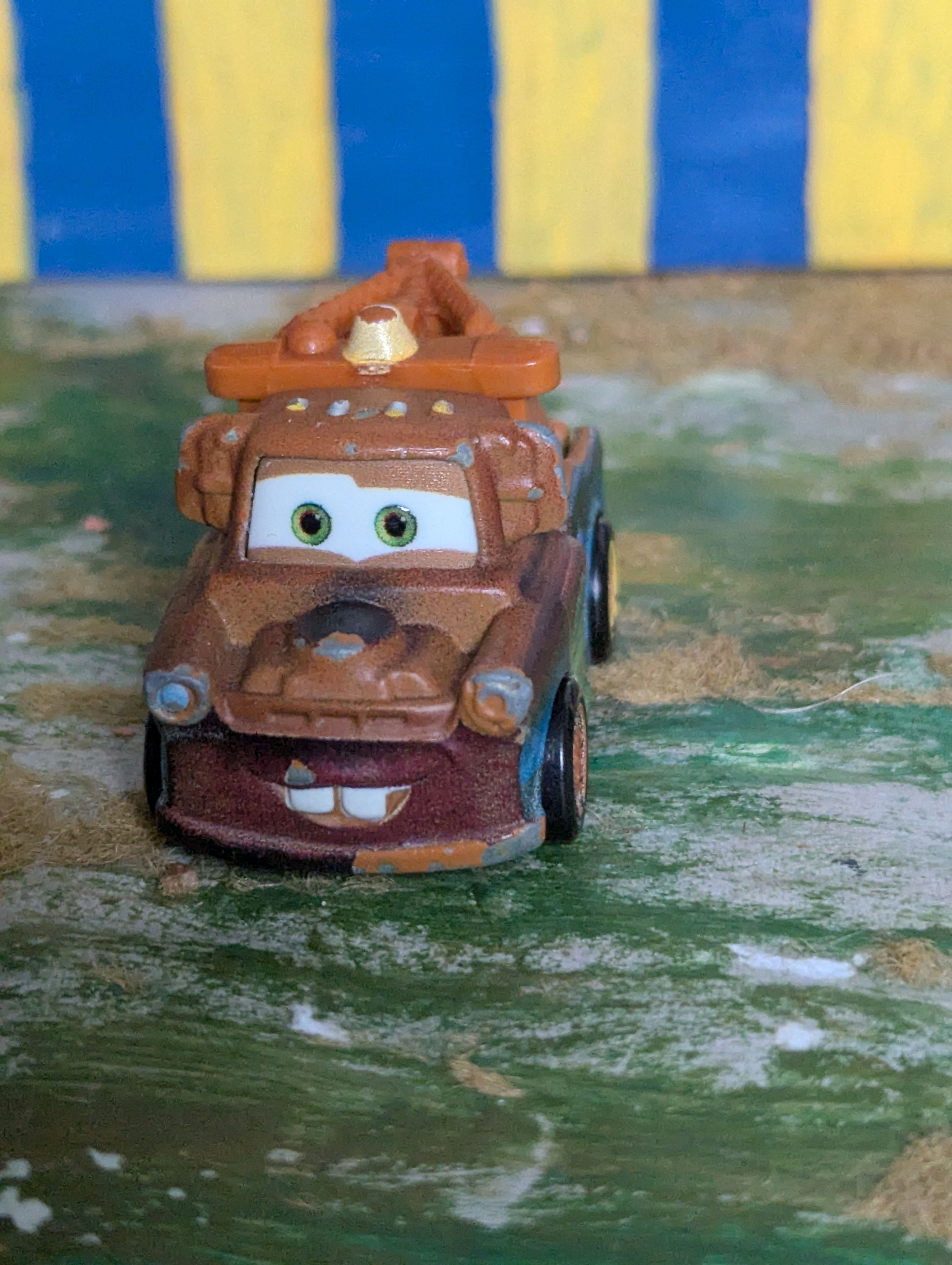 Mattel Disney Pixar  MATER Diecast Tow Truck 1:64  2016