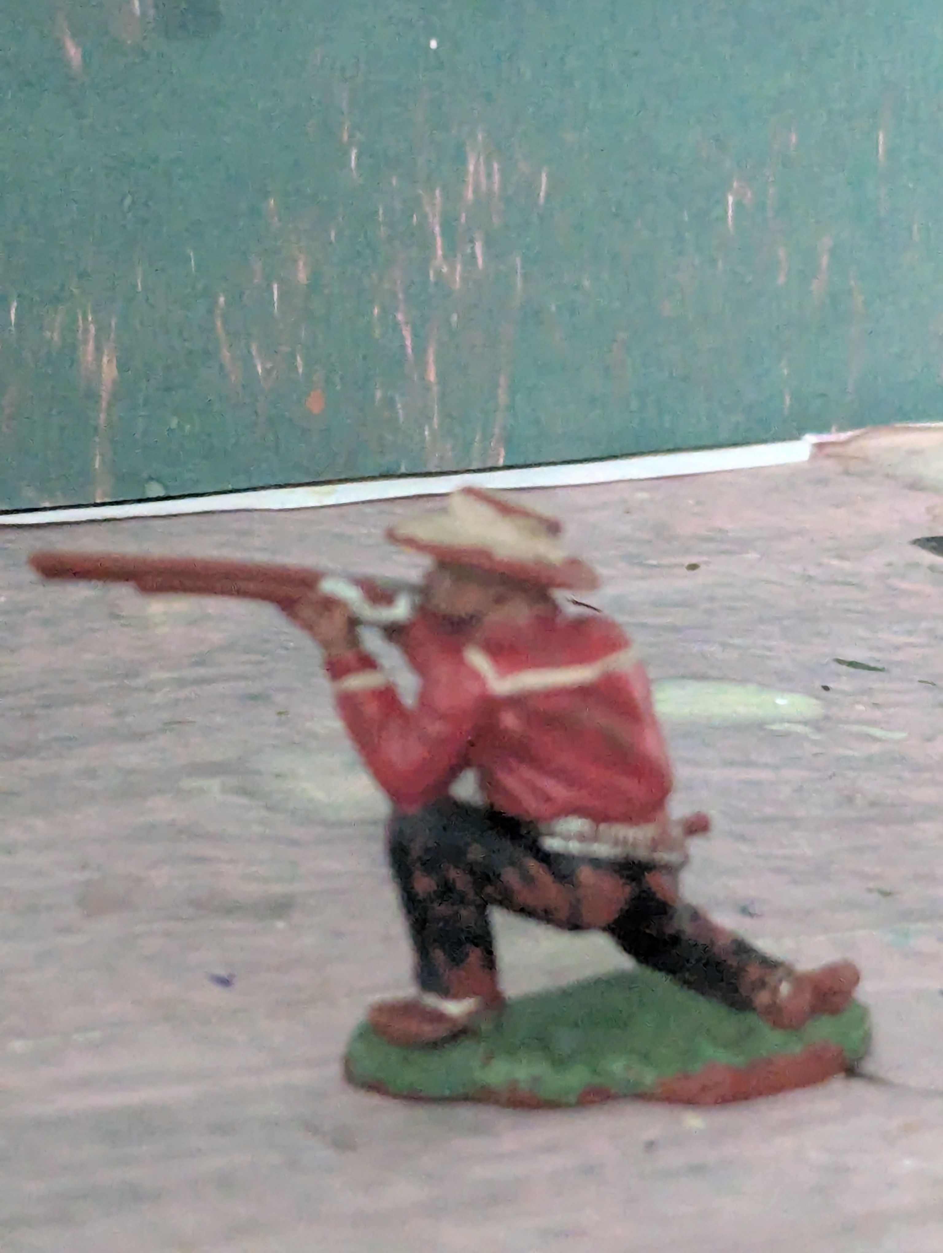 Herald H32  Cowboy with Rifle Kneeling Made in England