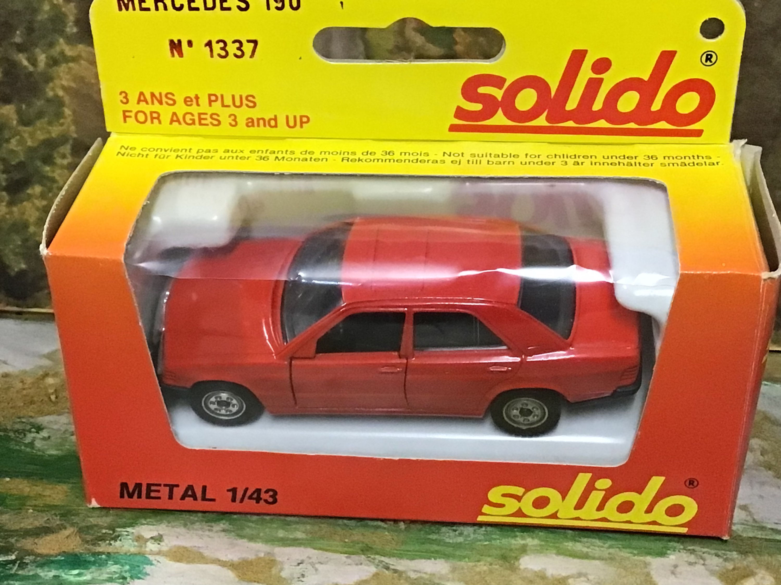 Solido  Cars  1/43 1337 Mercedes 190 Red Boxed