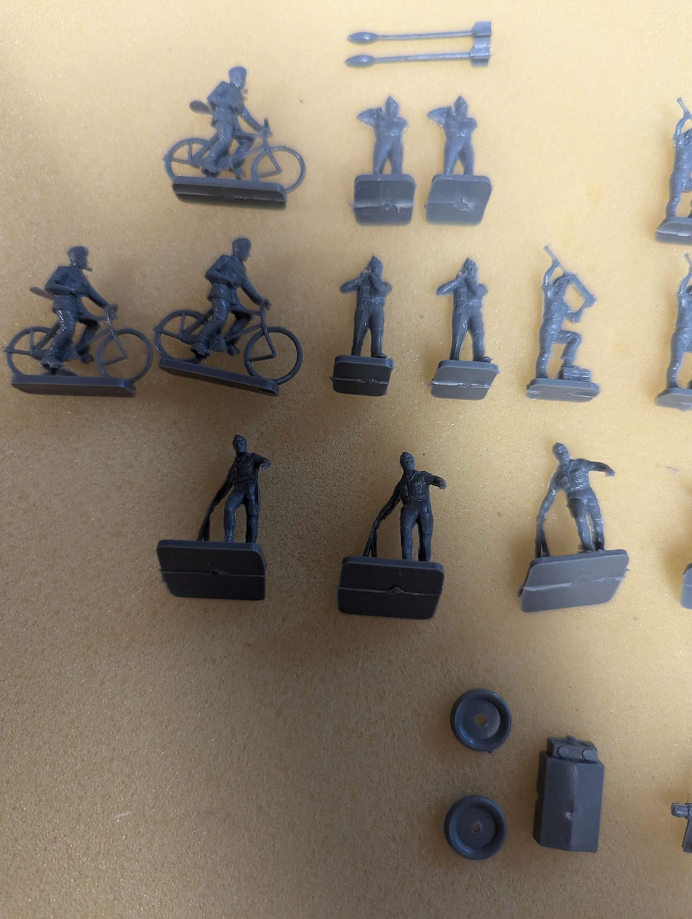 Thumbnail: Airfix 1/72 WWII 01747 RAF Personnel  Plastic Figures