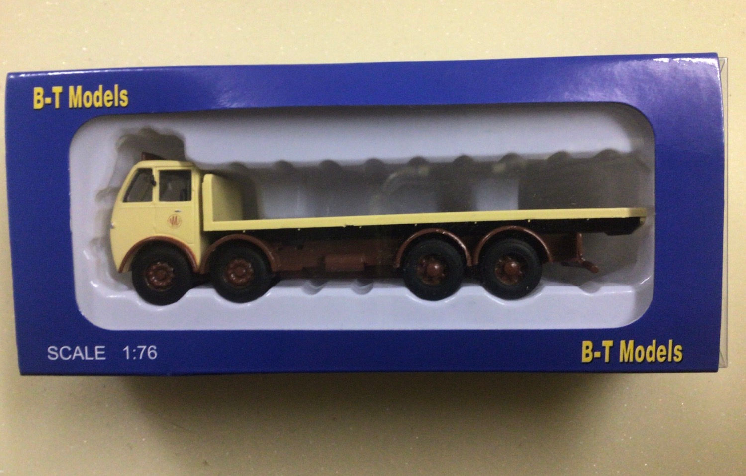 Base Toys  Foden FG6 4 Axle Flatbed Cream and Brown  DA47 1/76 SCALE