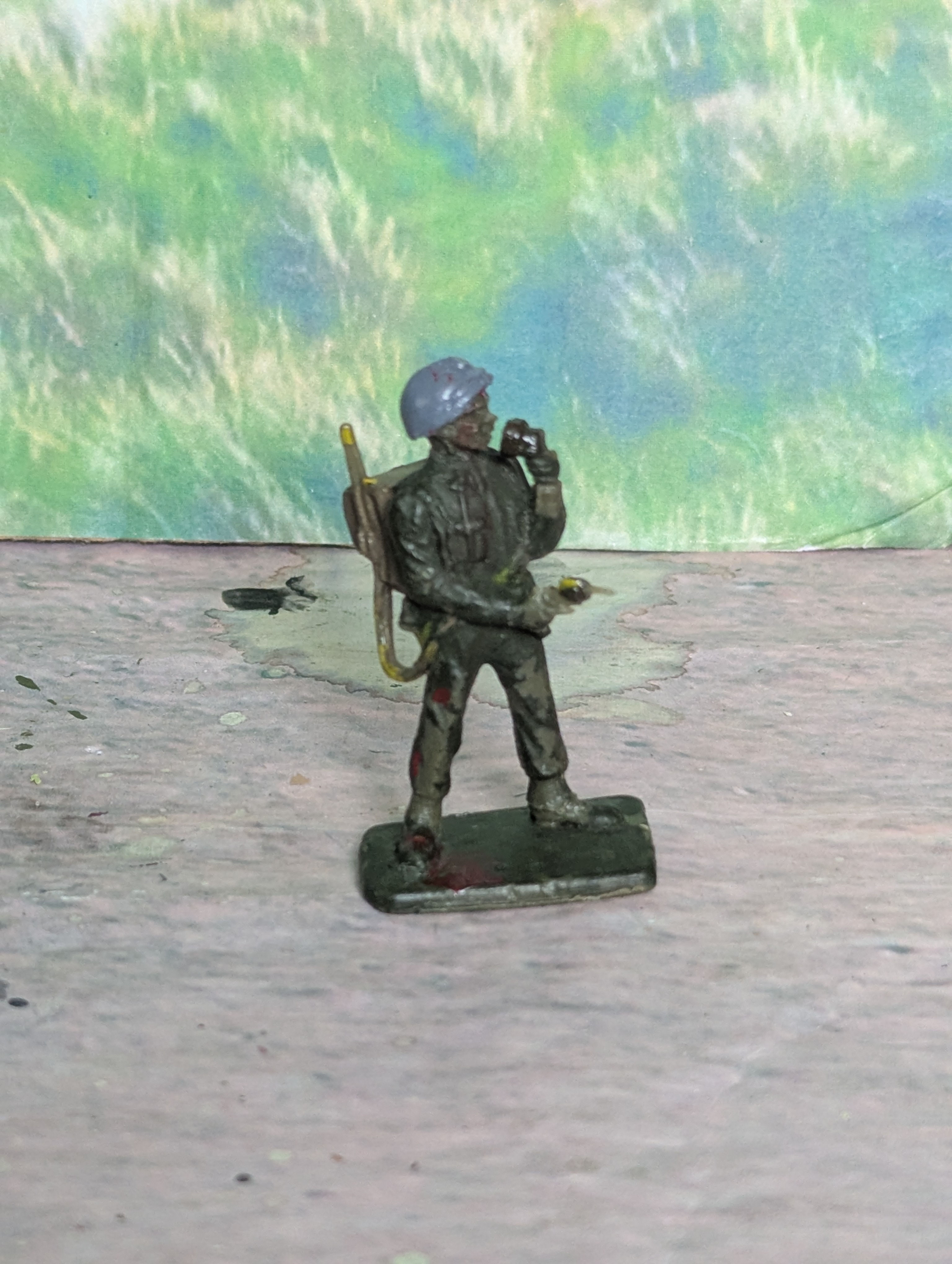 Crescent Toys  54mm Plastic Figures British Paratroopers Ind Various