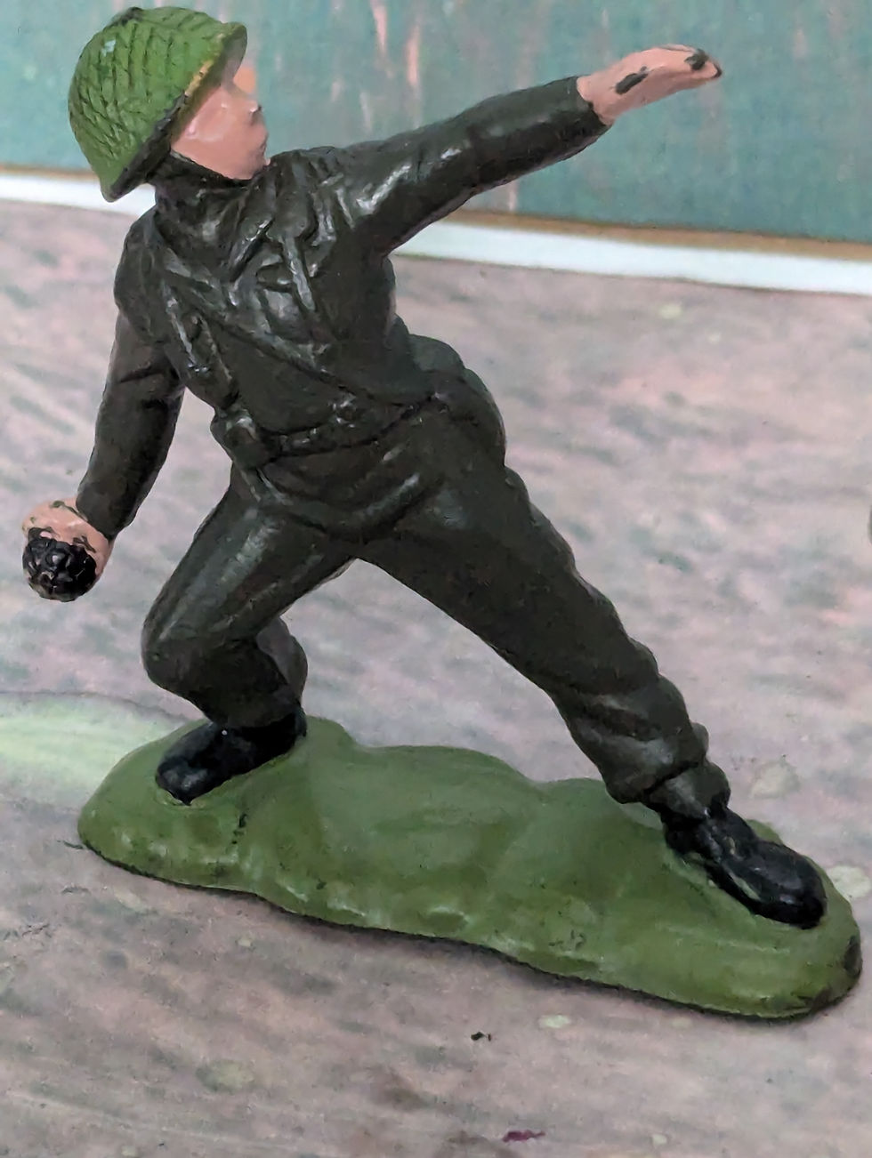 Thumbnail: Britain' Herald H16 British Infantry Light Green Net Helmet with grenade