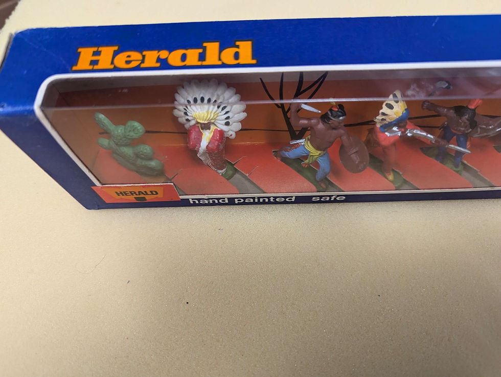 Thumbnail: Vintage Britain's Herald 4506 Native American Set 5 Figures Boxed