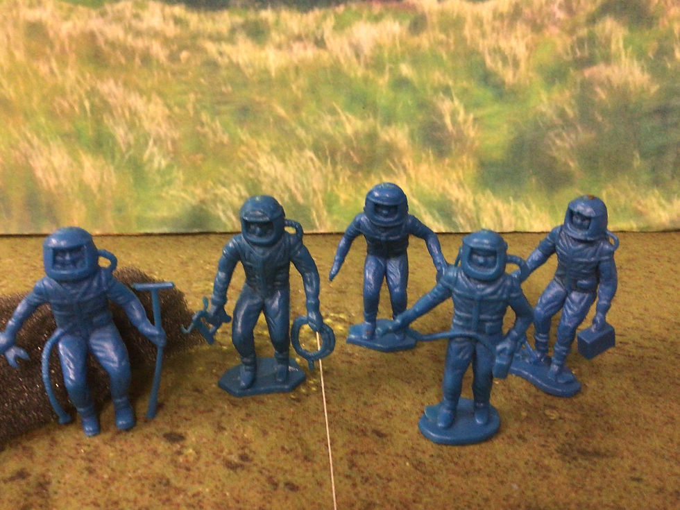 Thumbnail: Vintage x7 Astronauts Spacemen MPC  50mm Plastic Figures 1960-70s