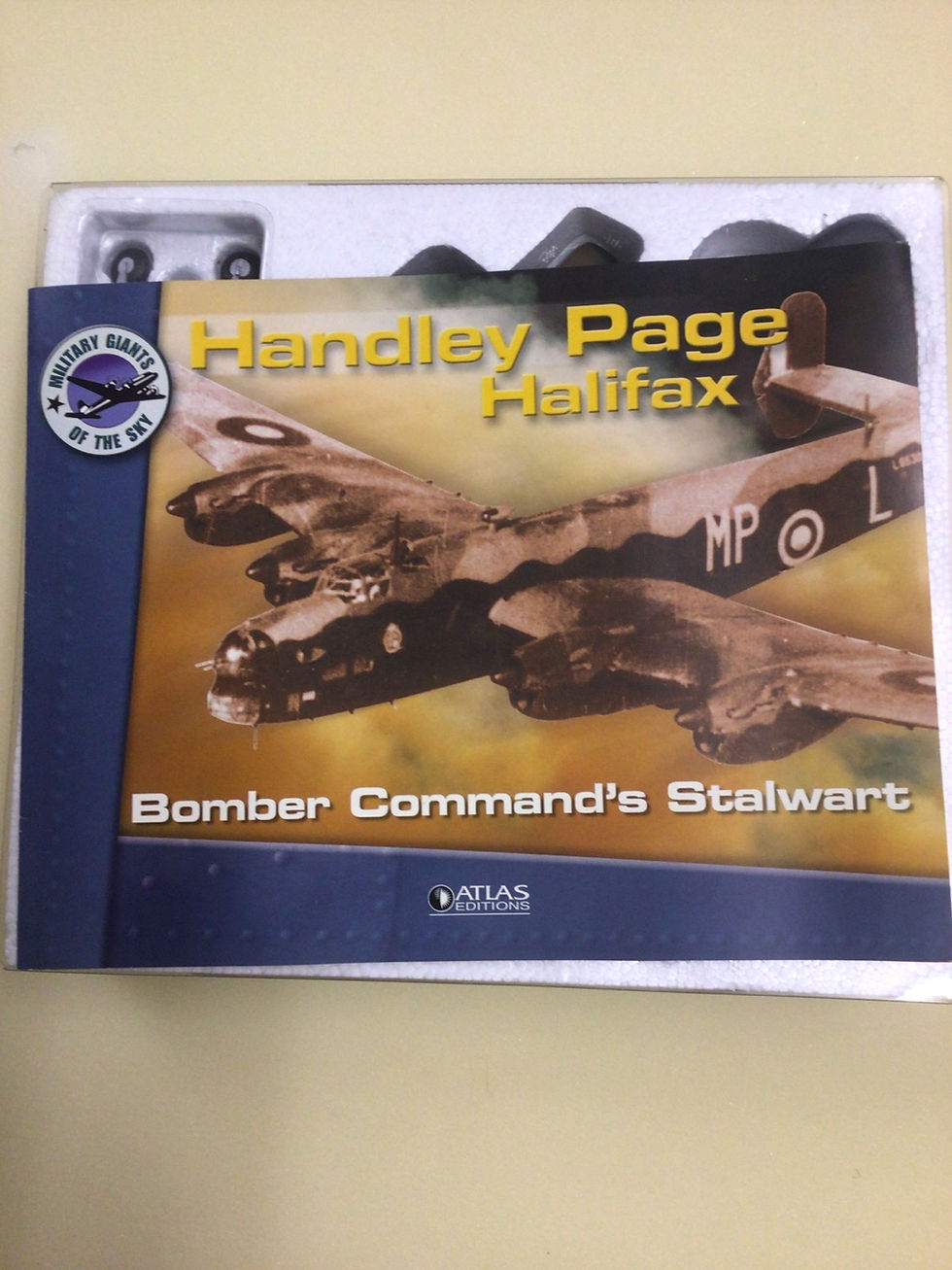 Thumbnail: Atlas Editions 'Military Giants Of The Sky' 1/144 Handley Page Halifax - Boxed