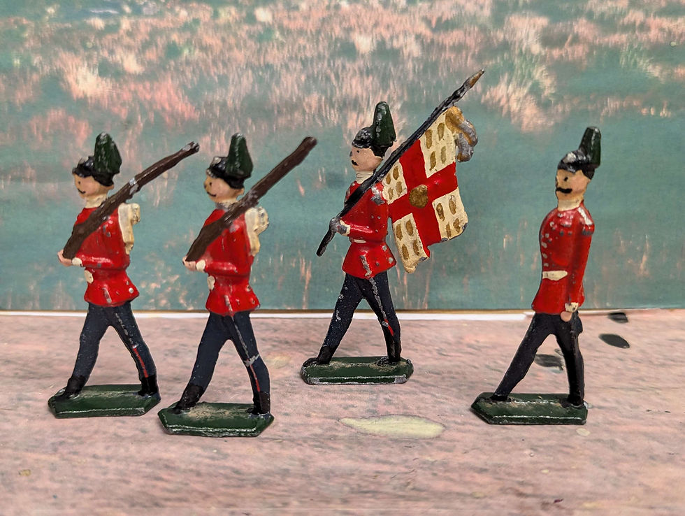 Thumbnail: Vintage Lead Soldiers 4 British Army including standard bearer