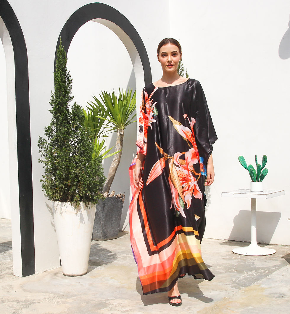 Miniature : Black Silk Kaftan with Lily, Floral Kaftan Dressing Gown, Dinner Kaftan Silk