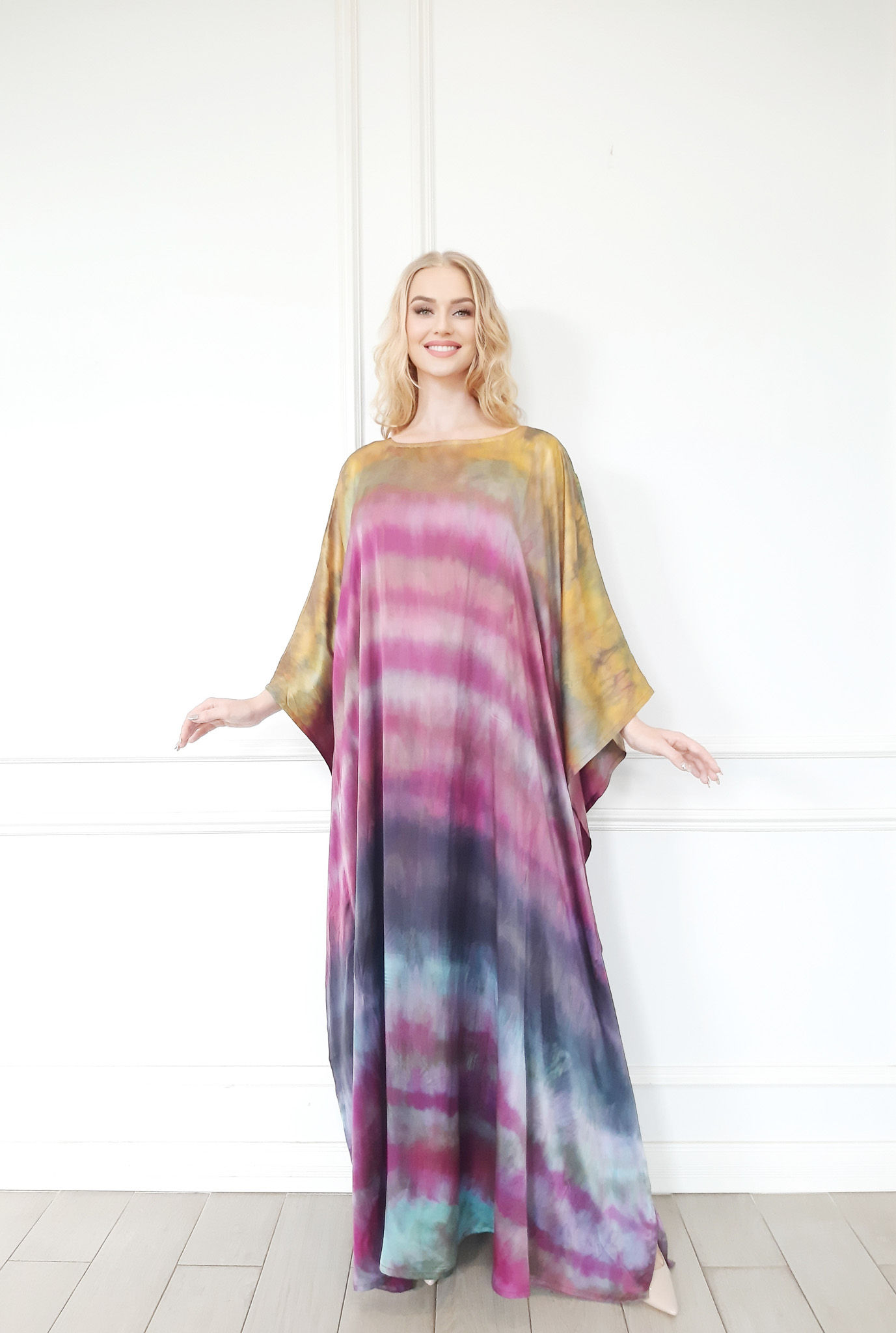 HandTie Dye Silk Kaftan Made in Japan, Pure Silk 100%, Gift for Her Luxury Gift