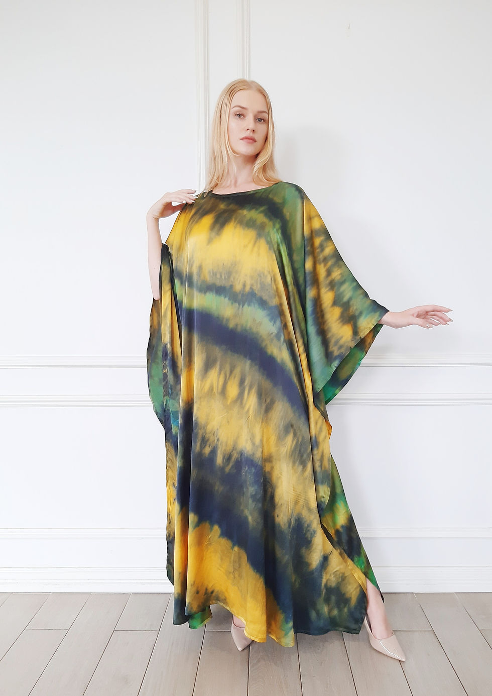 Thumbnail: Silk Kaftan Christmas Gift : Handmade Tie Dye, Japanses Silk 100%, Custom Length