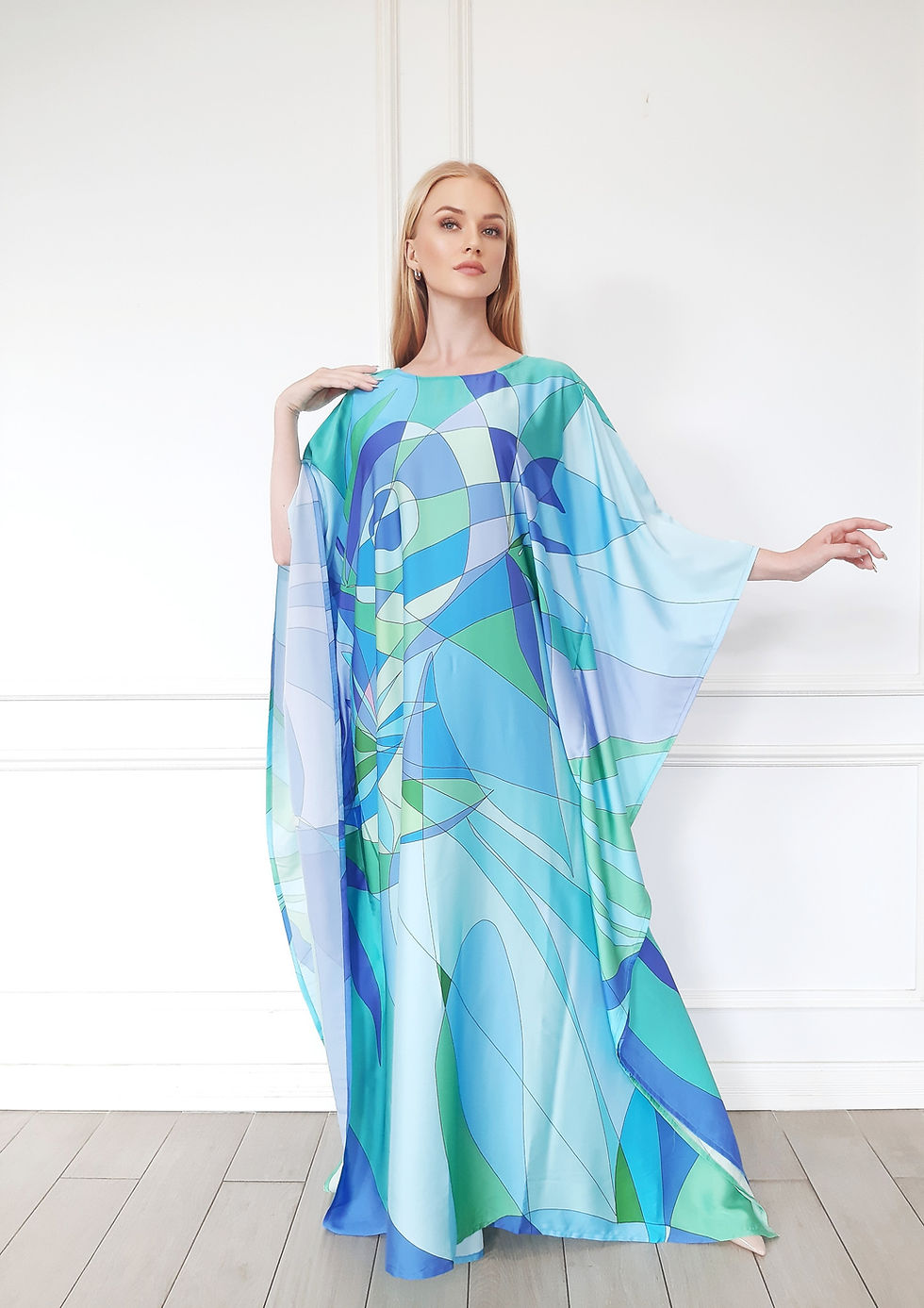 サムネイル： Blue Silk Kaftan Louise Paris Kaftan Silk Dress, LuxuryResort Wear