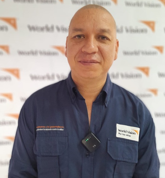 En la foto, Mario Rivera, gerente de Resilencia Comunitaria de WVG.