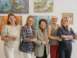 Panorama global em galeria de arte