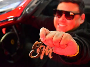 Influenciador celebra 5 milhões de acessos
