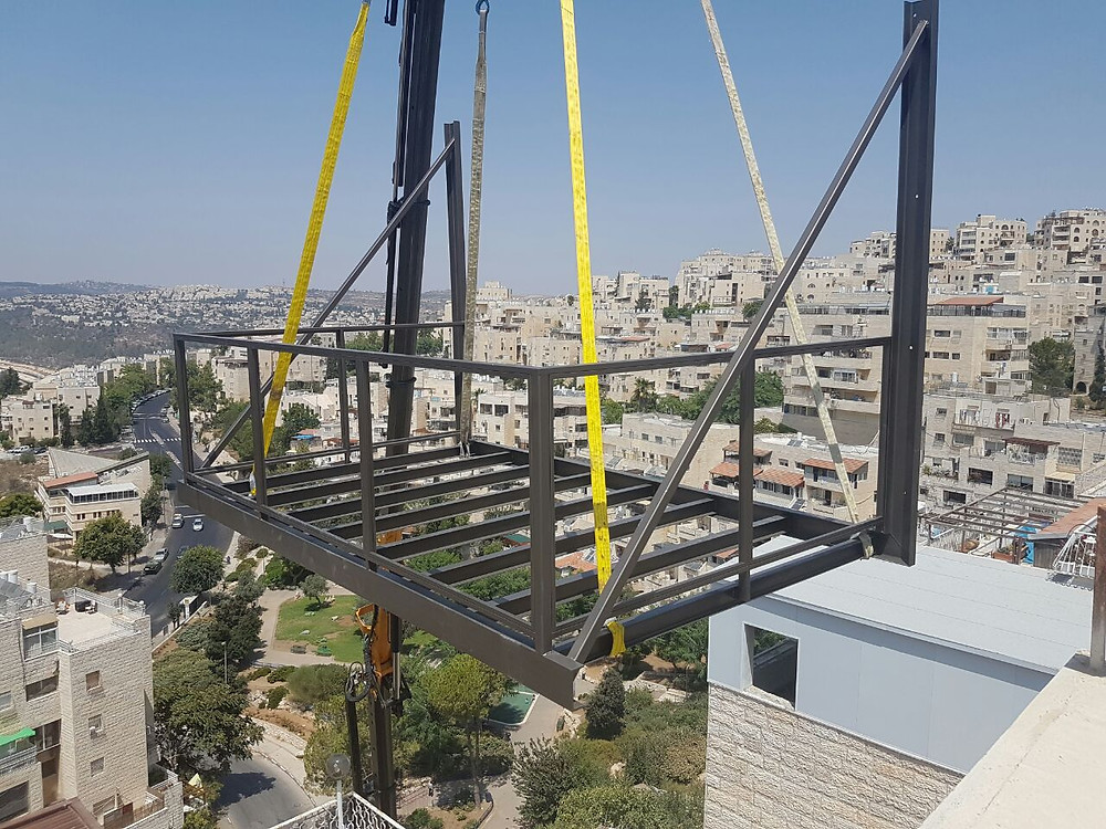 מרפסת תלויה פתיחת מרפסת קומה גבוהה