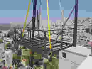 מרפסת תלויה פתיחת מרפסת קומה גבוהה