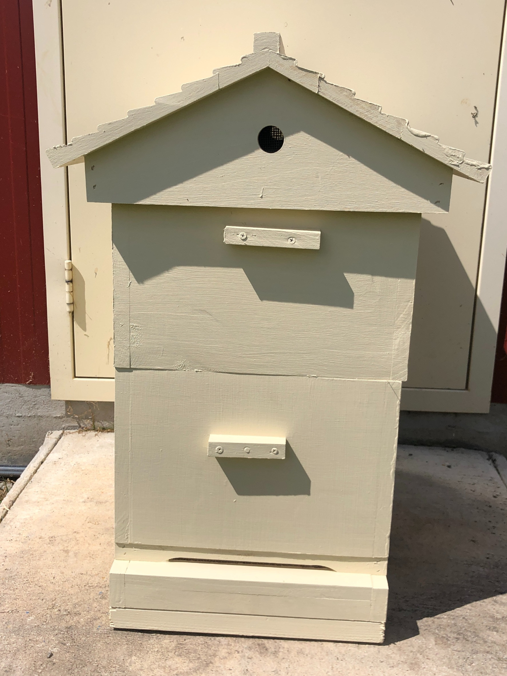 Langstroth bee hive, including bees