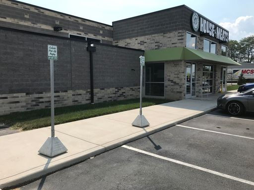 retail-parking-lot