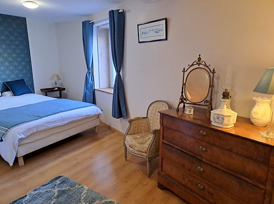 Chambre bleue canard lit queen size