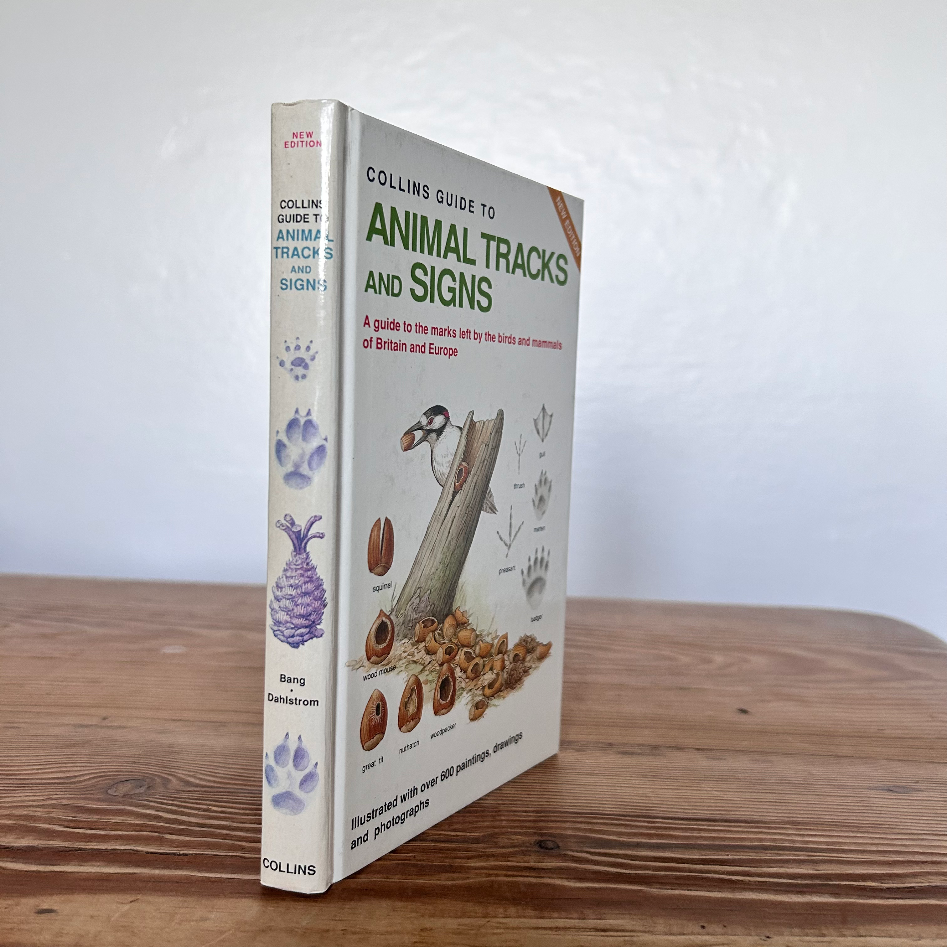 Guide to Animal Tracks and Signs by Preben Bang c1990 Illustrated