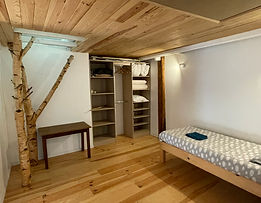 Chambre 2 étable donnant sur salon (sans porte).jpeg