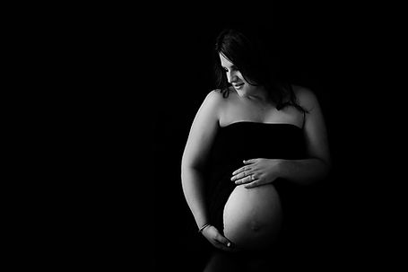 E20220114 - Kelsie Stray_Bump Session_03BW2 copy.jpg