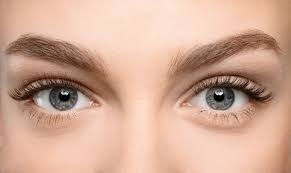 Get Longer Lashes Naturally From These Eyelash Growth Tips