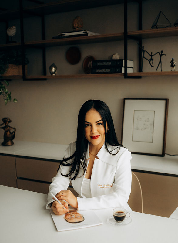 Dra Tarsila Lessa cirurgia dermatológica dermatoscopia