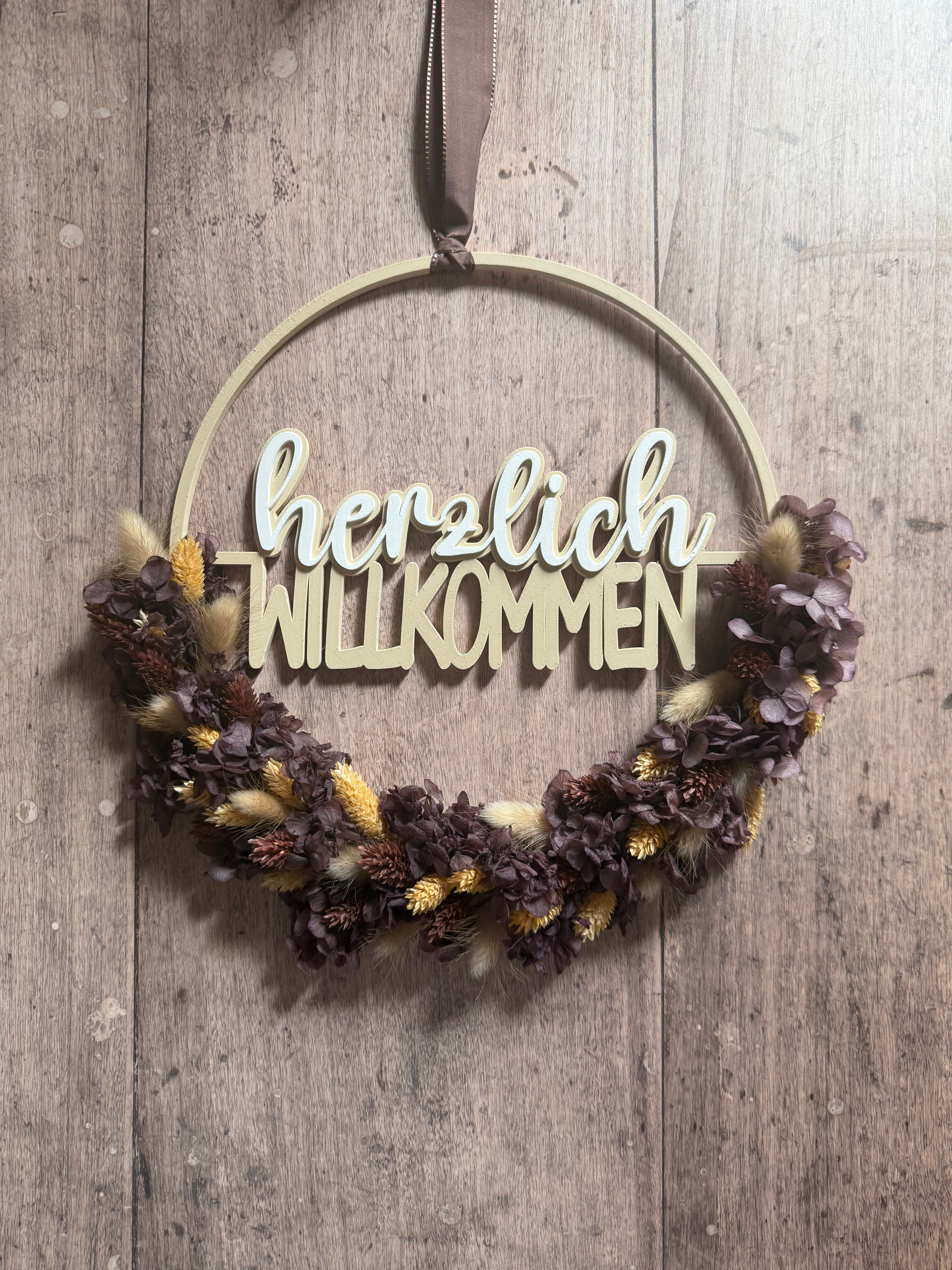 Trockenblumenkranz „Herzlich Willkommen“