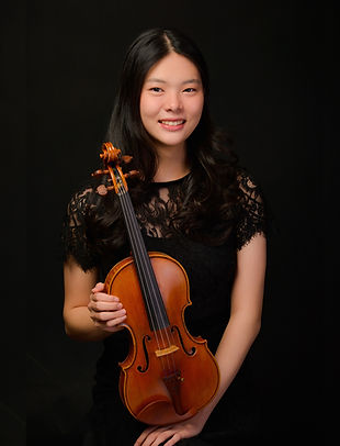 Hana_Tsai_Profile_Pic2_edited.jpg